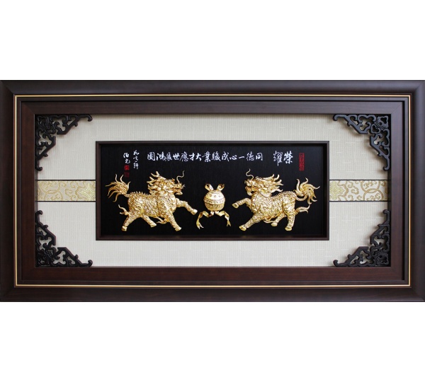 麒麟獻瑞(大金雕畫),壁飾匾額,金箔掛飾