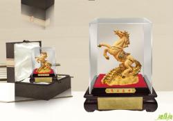 馬上高升絨沙金藝品,沙金藝品,立體金箔藝品,漆線雕藝品,金雕藝品